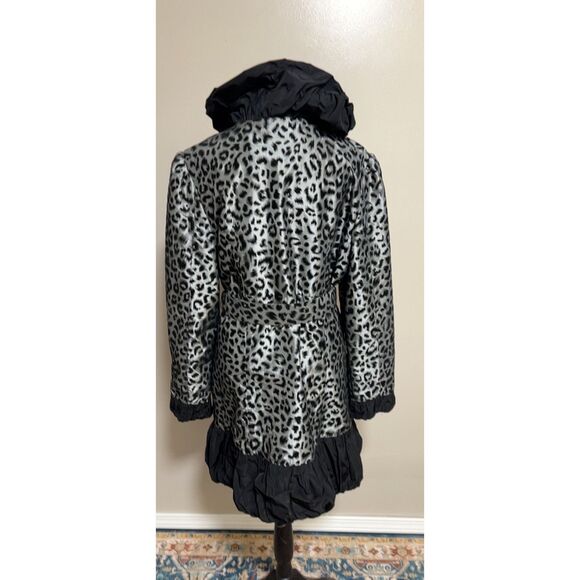 UbU pack your personality leopard print belted trench coat. Size L. - Picture 3 of 9